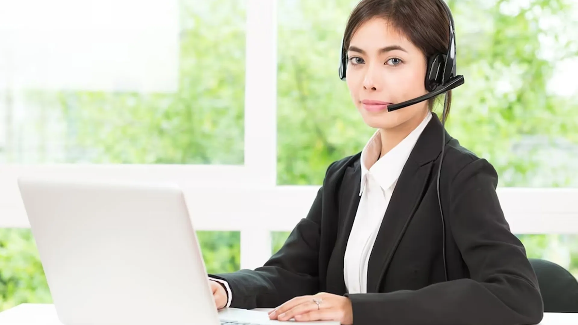 Đội ngũ hỗ trợ khách hàng chuyên nghiệp